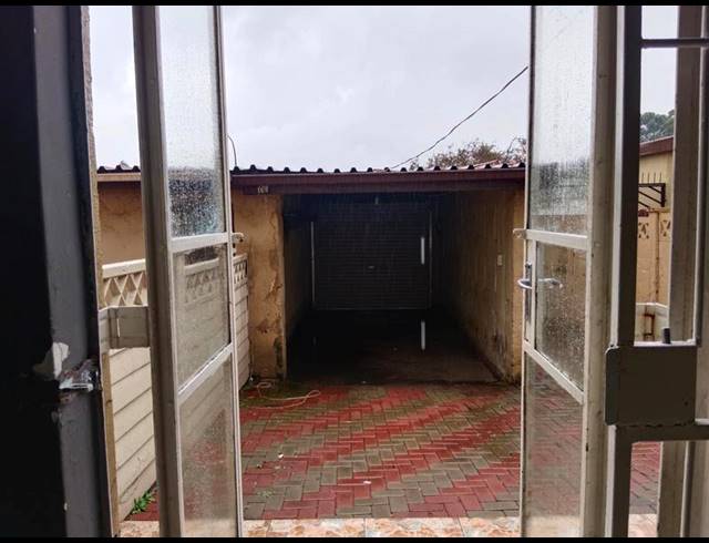 2 BEDROOM APARTMENT FOR SALE IN TURFFONTEIN